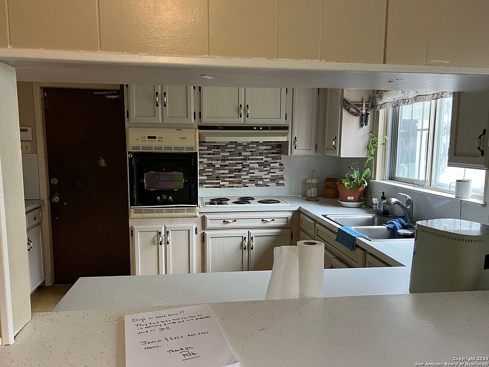 2nd image of 3115 BLUEFIELD ST
