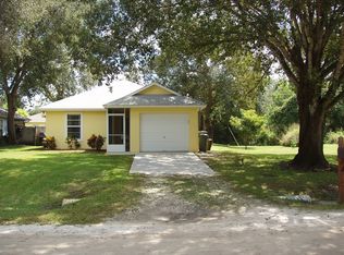 2440 89th Dr, Vero Beach, FL 32966