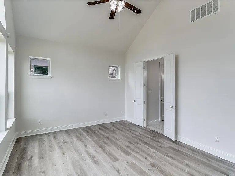 523 Paddock Way — Photo 12