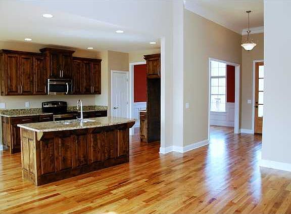 5th image of 705 Abby Glen Dr
