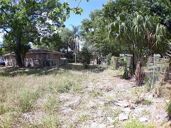 3rd image of 3010 E Dr Martin Luther King Jr Blvd