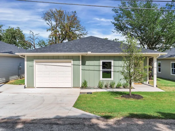 807 Branding Iron Trl, Granbury, TX 76049