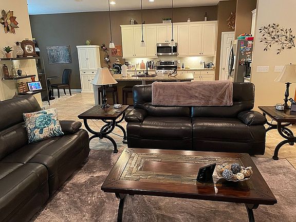 3rd image of 620 Montiano Cir
