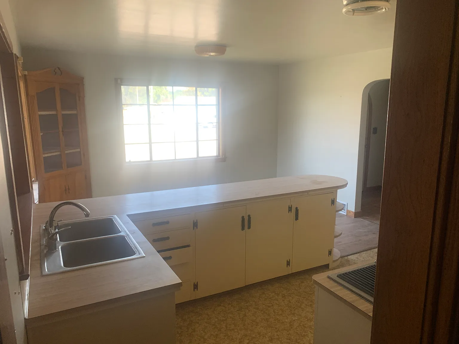 3 bed, 1.5 bath, 1179 sqft, $1,200 — Photo 4