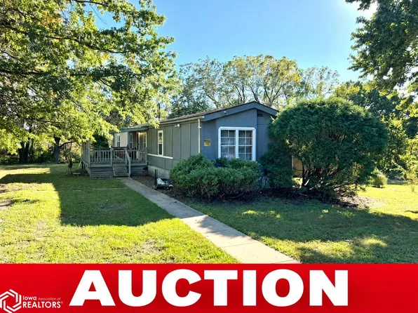 2457 Iowa Ave, Mount Pleasant, IA 52641