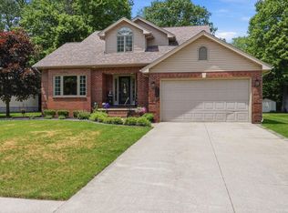 4055 Stoney Creek Dr, Fort Gratiot, MI 48059
