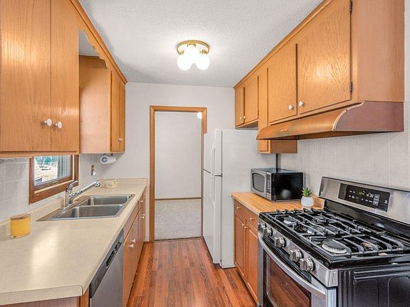 2nd image of 5949 Quail Ave N