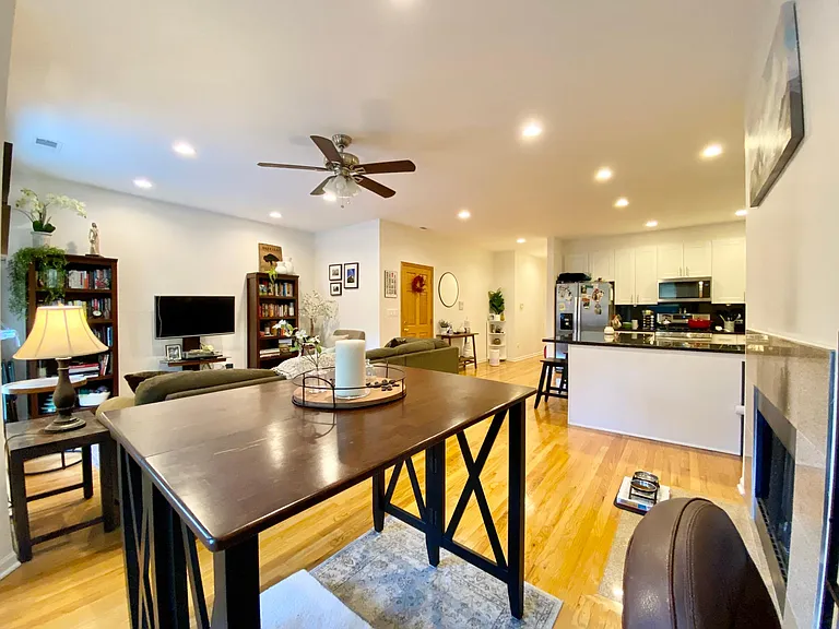 2429 N Albany Ave #2 — Photo 8