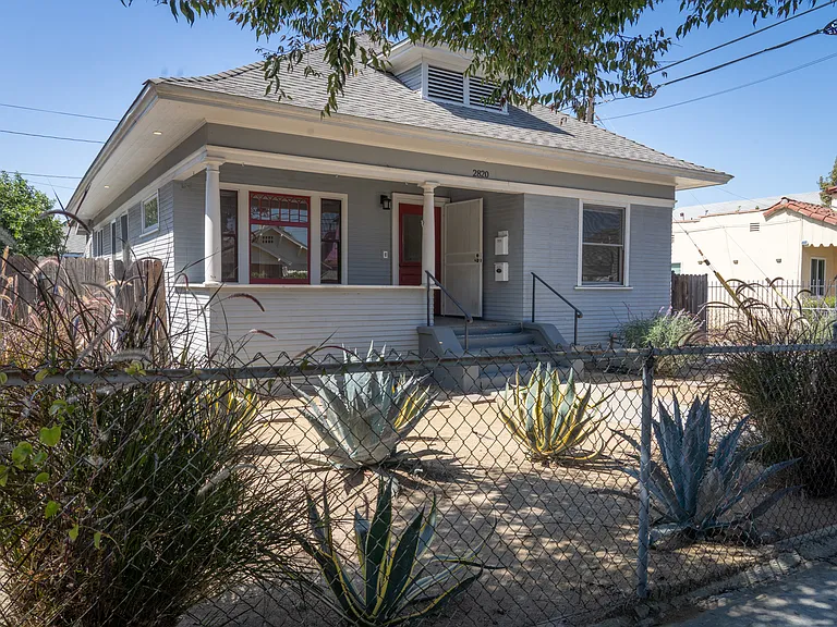 2820 Manitou Ave — Photo 2