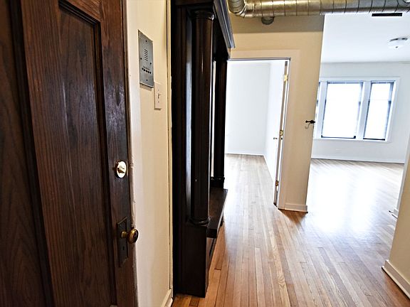5th image of 800-802 W Belmont Ave #802-2W