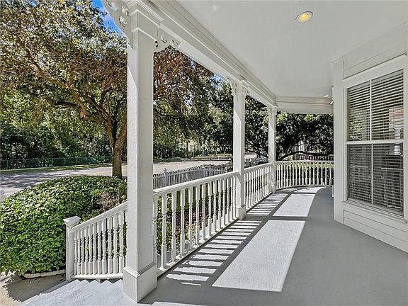 5th image of 1113 CELEBRATION AVENUE