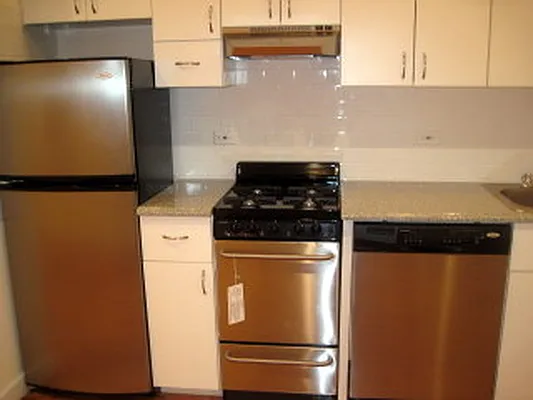 Rented by Metropolis Real Estate of Manhattan | media 52