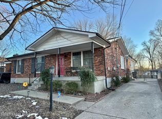 3718 Pinecroft Dr, Louisville, KY 40219
