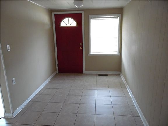 2nd image of 701 W 15th St