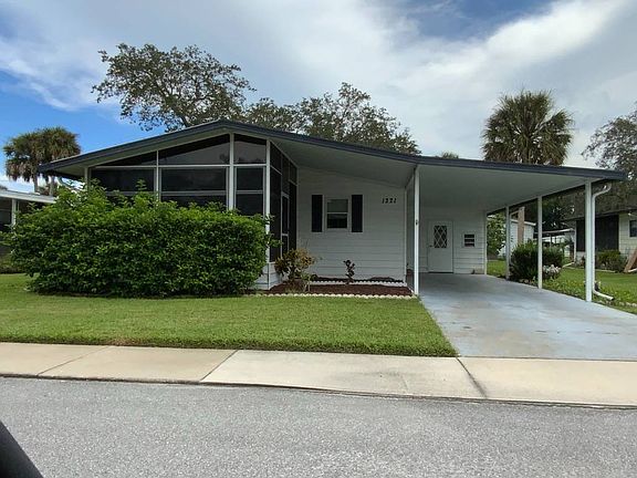 3rd image of 1221 Las Brisas Dr