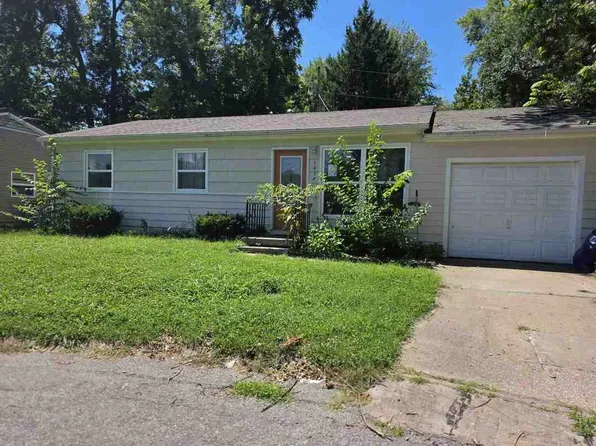 1418 Hillcrest Ter, Neosho, MO 64850