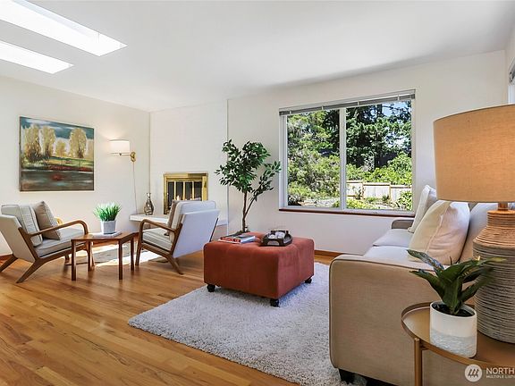 5th image of 1542 NE 96th Street