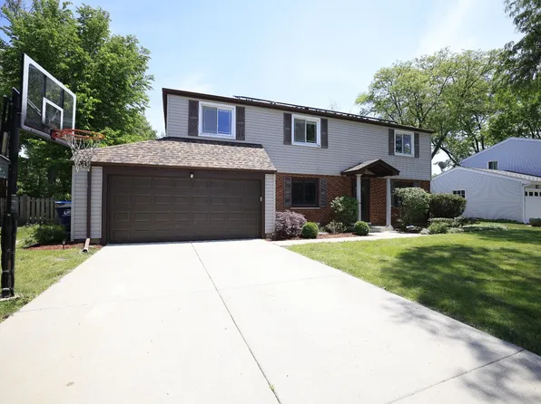 121 Pine St, Deerfield, IL 60015