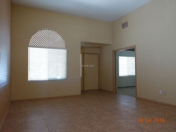 3rd image of 6129 Halehaven Dr