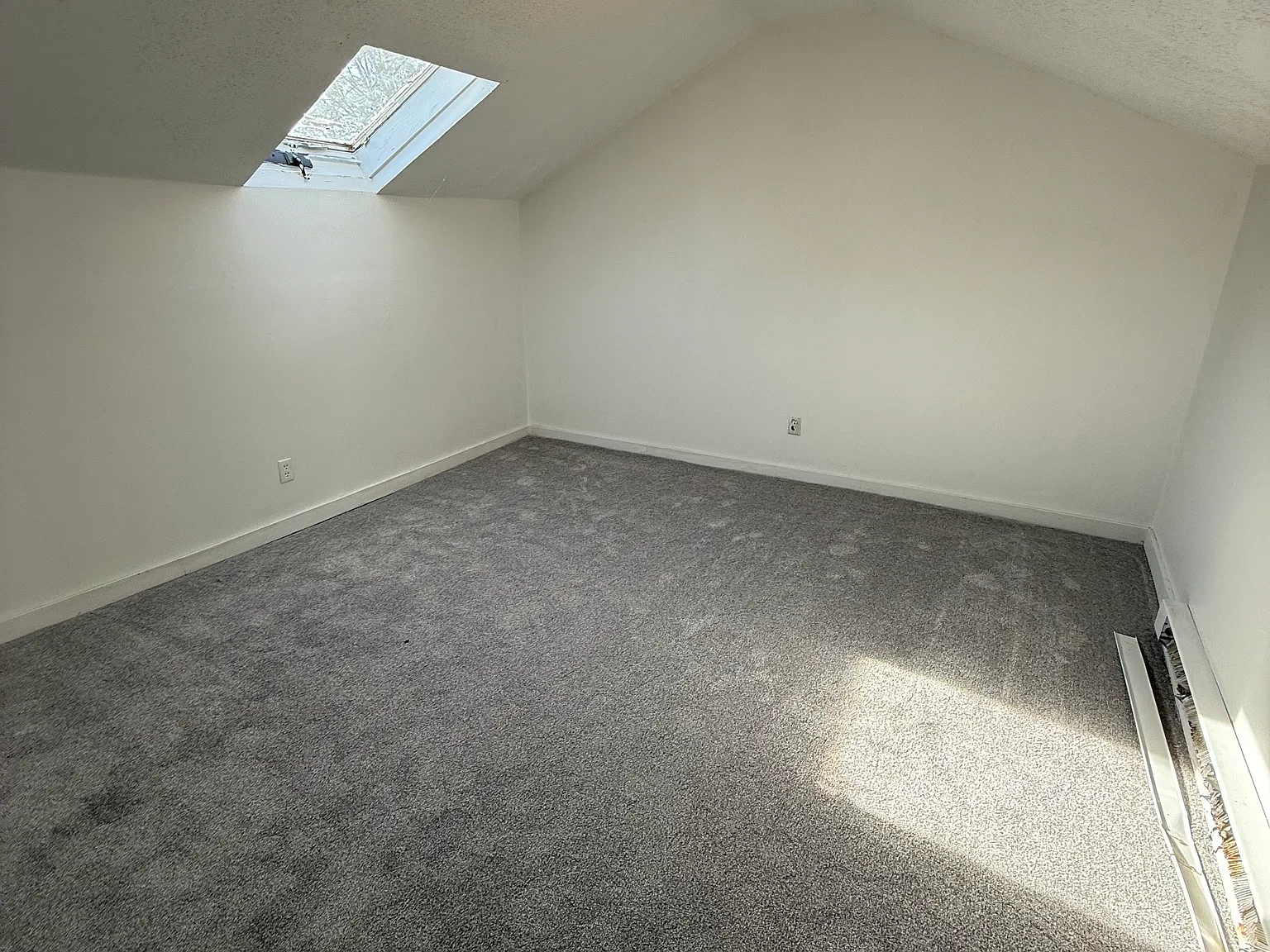 3 bed, 1046 sqft, $1,650 — Photo 3