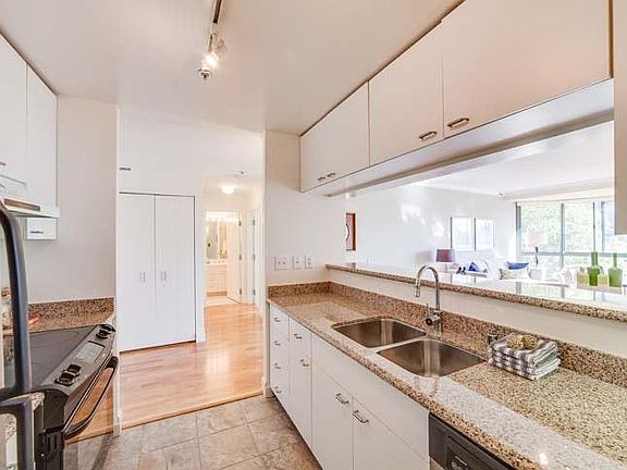 5th image of 300 3rd St APT 714