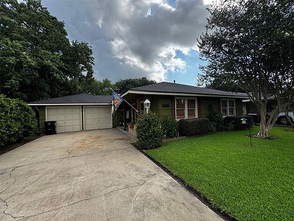 2nd image of 4530 Boyd Ave