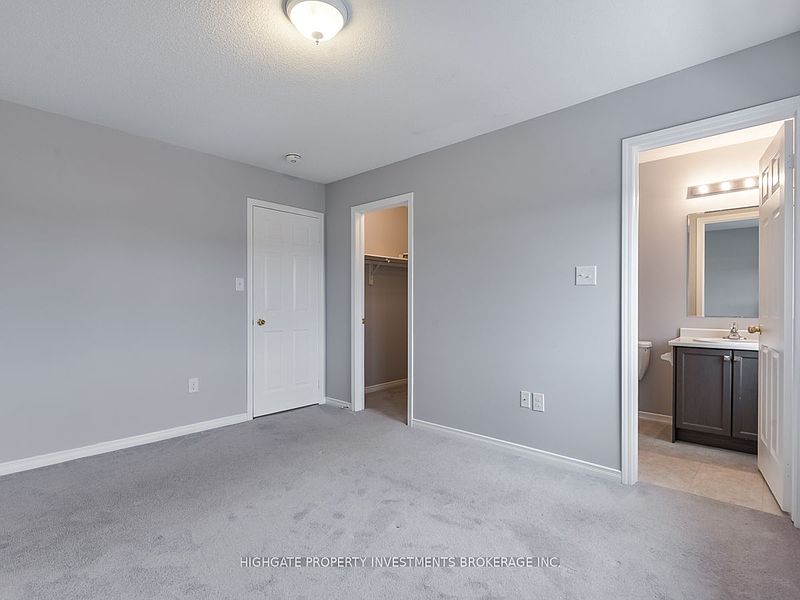 Ajax Townhouse for rent - 3 Bedrooms — photo 17