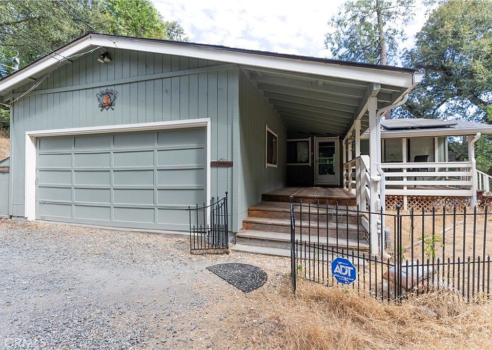 1st image of 21871 Fallview Dr