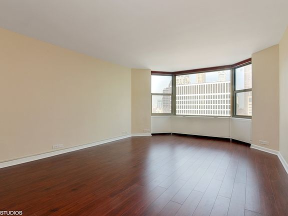 4th image of 535 N Michigan Ave APT 2910