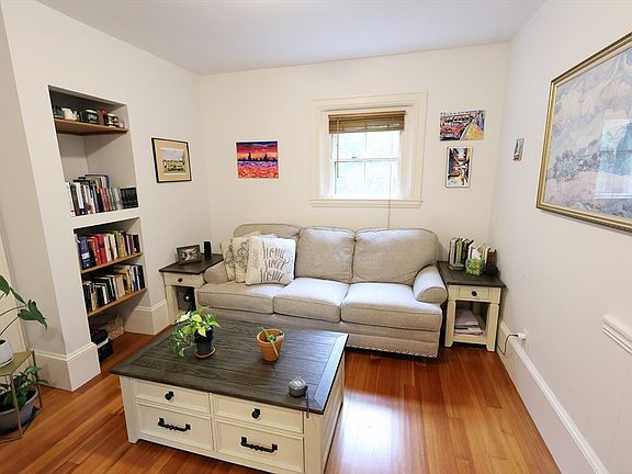 5th image of 107 Waban Hill Rd #R