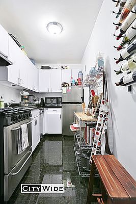 5th image of 240 E 82nd St APT 3G