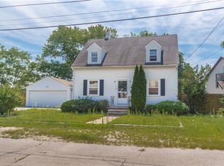 11 Cecil St, Johnston, RI 02919