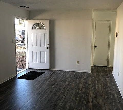 2nd image of 4709 Vista St