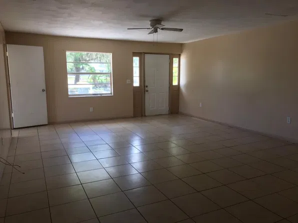 932 Lake Josephine Dr, Sebring, FL 33875