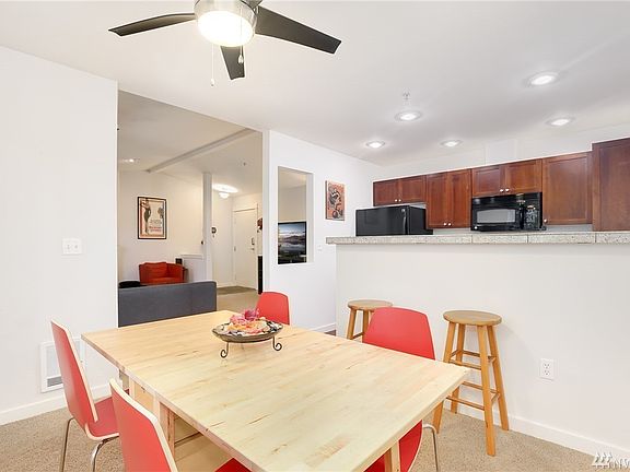 5th image of 25025 SE Klahanie Blvd APT A302