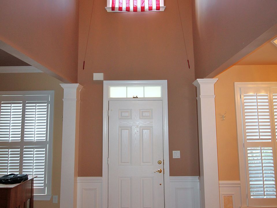 1st image of 605 Ballington Dr