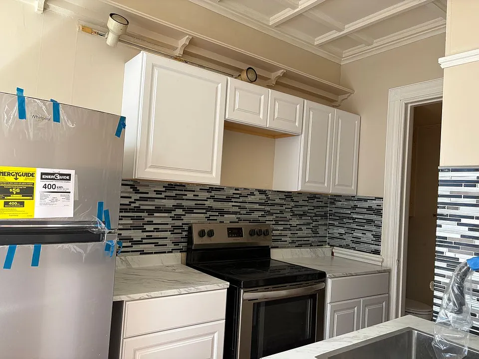 176 N Main St #1B