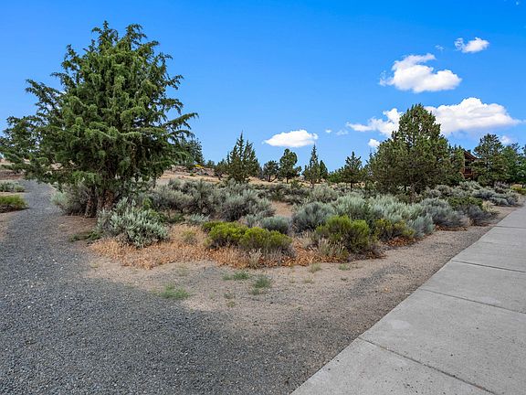 2nd image of SE Yarrow Ave Lot 58-59-60