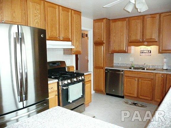 3rd image of 1818 W Dunnrobin Ct