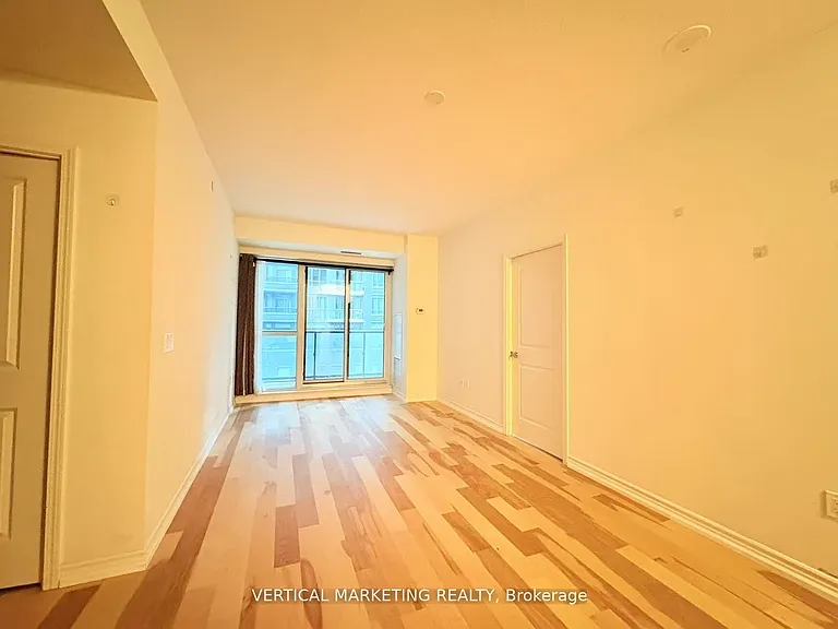 39 Annie Craig Dr #322 — Photo 9