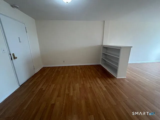 39 Glenbrook Rd #3U — Photo 5