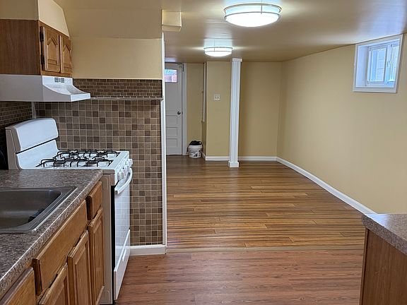 3rd image of 19 Wentworth Ave #2