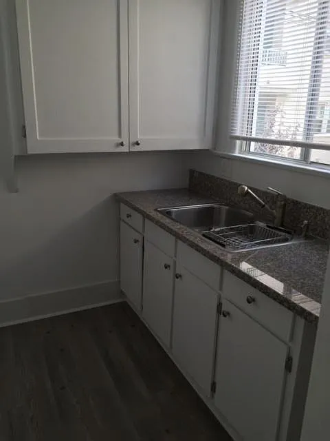 845 S Normandie Ave — Photo 2