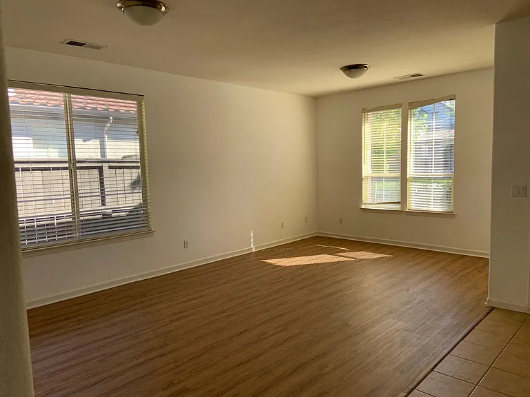 451 Miesque Ct — Photo 4
