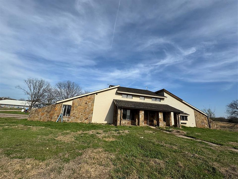 1st image of 23993 Brangus Rd