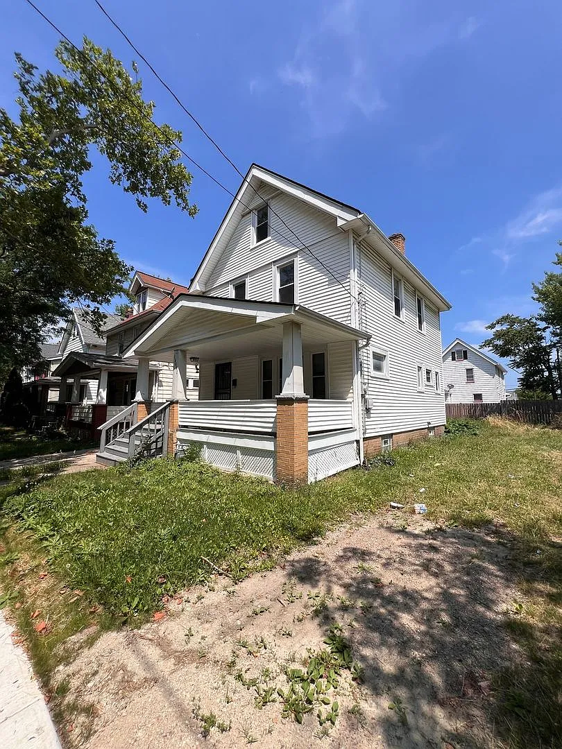 School 15407 — Photo 1