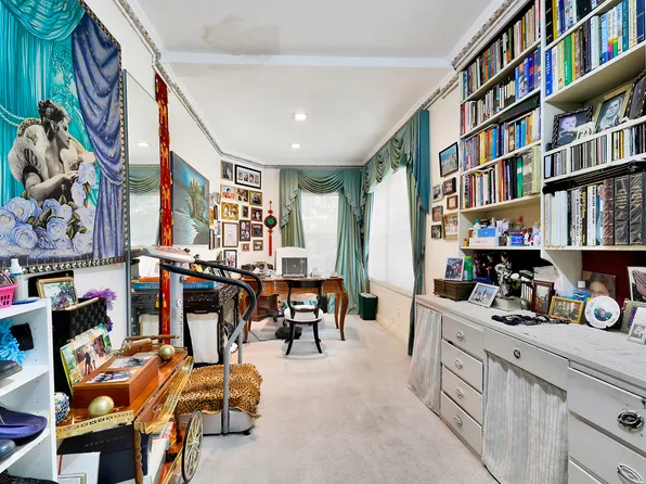 511 Argyle Road image 14 of 19