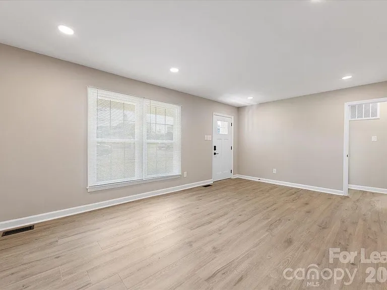 4706 Walden Ct — Photo 10