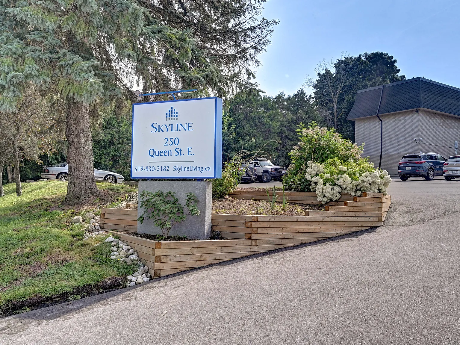 Hillcrest Apartments — Photo 3