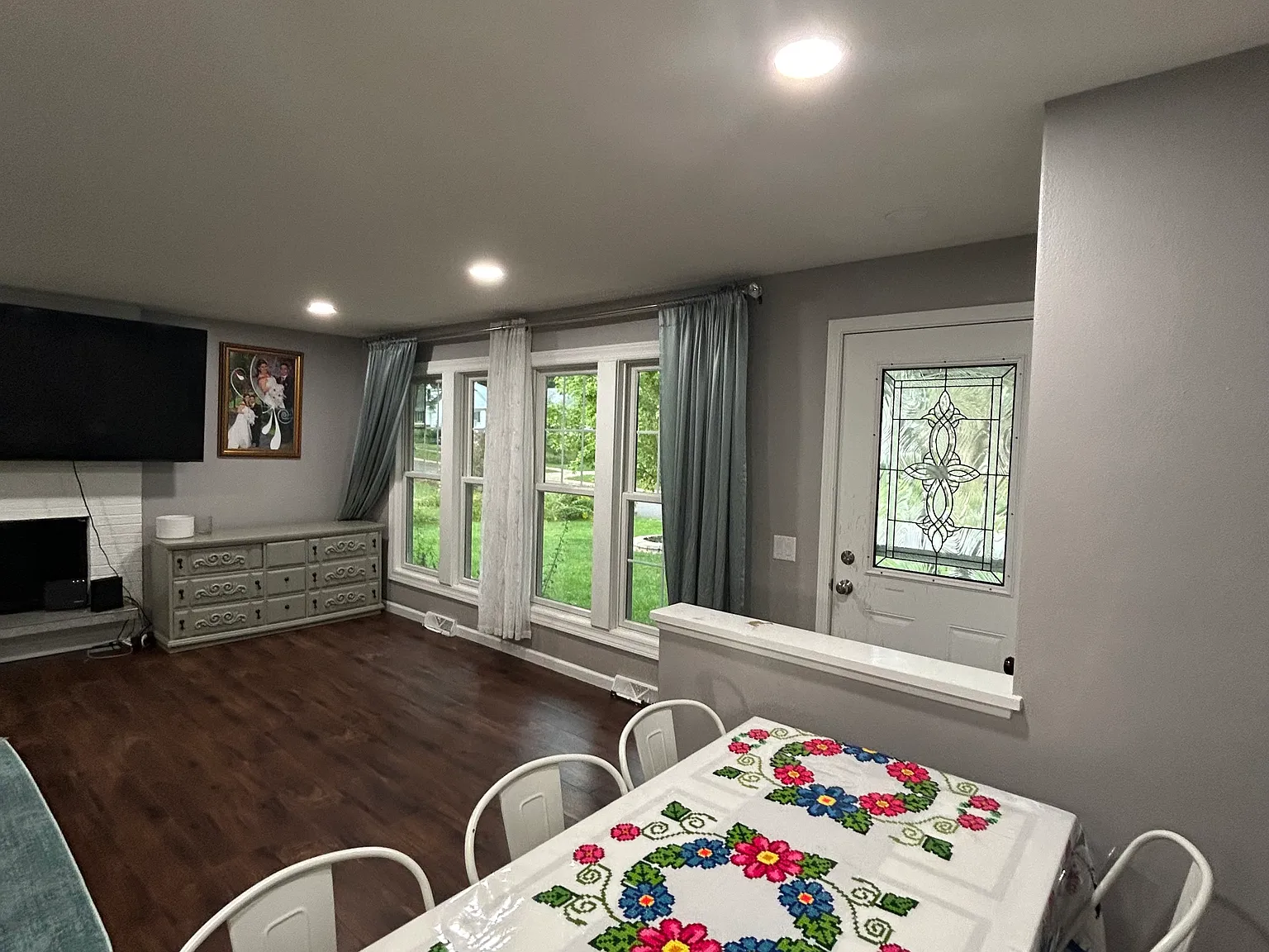5 bed, 1060 sqft, $3,100 — Photo 2